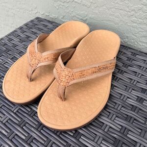 Vionic Women's Tide II Sandal Gold Cork Flip Flop Size 7 Casual